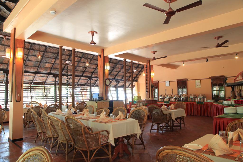 Resort Cherai Cherai Beach